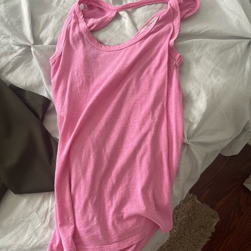 30 min sale 🥗Pink tank top
